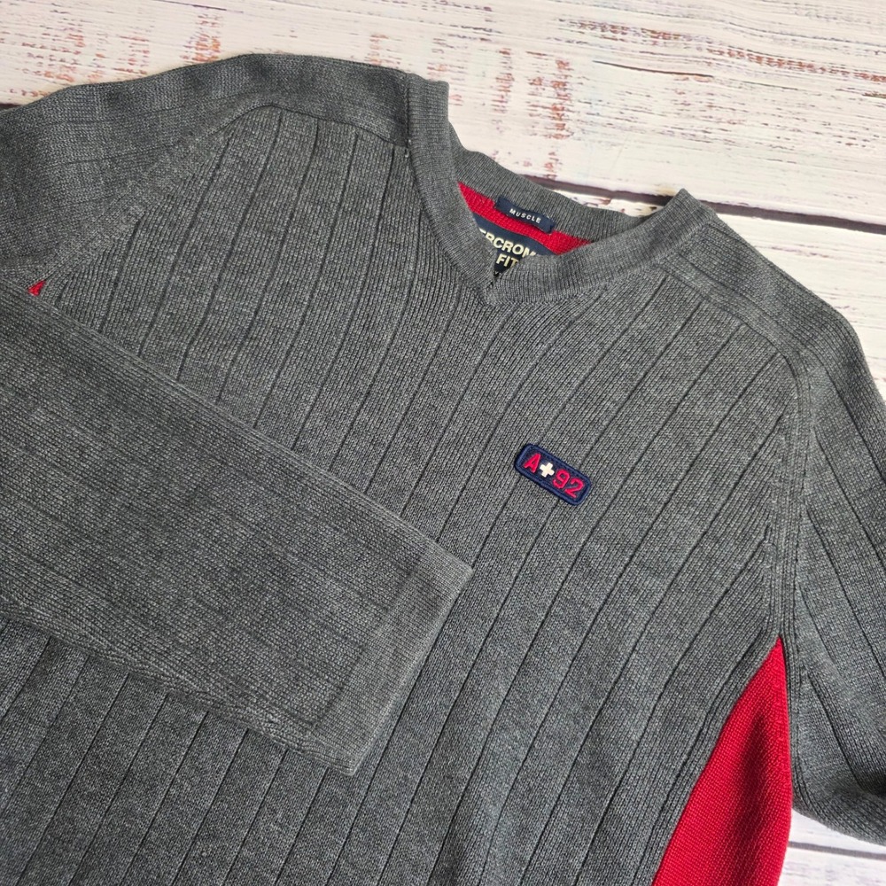 Abercrombie & Fitch Men Muscle Fit V-Neck Ribbed Sweater Gray Red Large A+92 Y2K